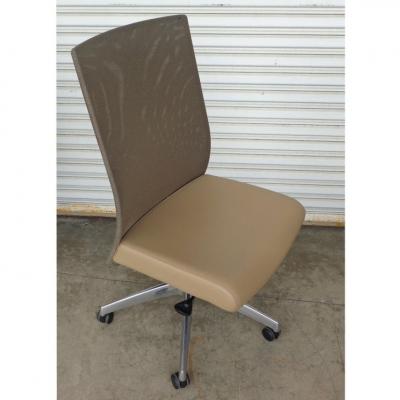  Stylex 1 Stylex Sava Conference Chair 8 Available