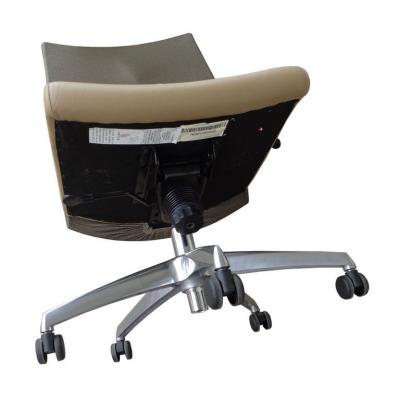  Stylex 1 Stylex Sava Conference Chair 8 Available