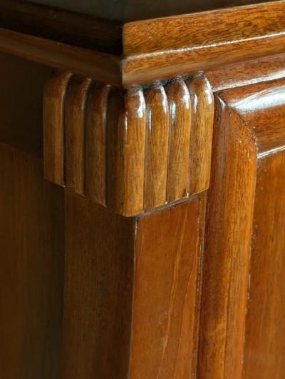  Sue et Mare Sue et Mare blonde mahogany cabinet