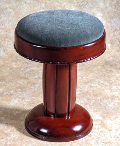  Sue et Mare Sue et Mare stool