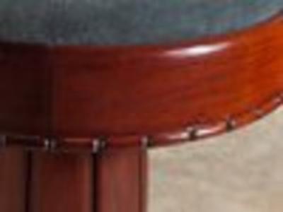  Sue et Mare Sue et Mare stool