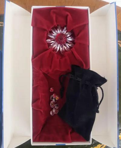  Swarovski Pair of Swarovski Crystal Flowers and 43 Miniature Flower Crystals