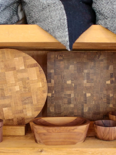  THE WOODEN PALATE 14 CUT CHOP SQUARE CUTTING BOARD IN FUMED OAK