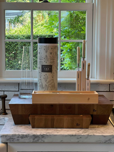  THE WOODEN PALATE EILEEN CUTTING BOARD