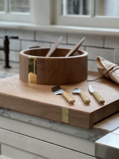  THE WOODEN PALATE MOD LIP BOARD WITH BRASS DETAIL