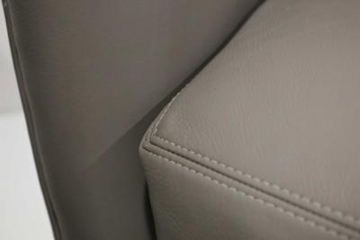  Thayer Coggin Pair of Ransom Culler Leather Swivel Chairs by Thayer Coggin