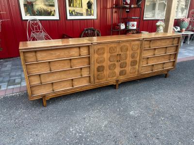  Thomasville Furniture Handsome 3 Piece Tamerlane Credenza Bar Cabinet Room Divider Mid Century Modern