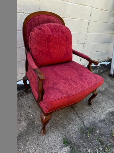  Thomasville Furniture Thomasville Furniture Queen Anne Style Upholstered Walnut Armchair