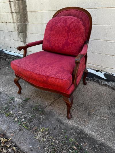  Thomasville Furniture Thomasville Furniture Queen Anne Style Upholstered Walnut Armchair