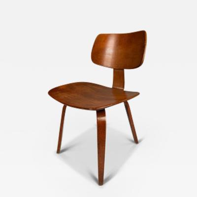  Thonet Mid Century Modern Bentwood Desk Chair Dining Chair in Walnut by Thonet