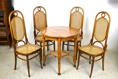 Thonet Thonet Bentwood Chairs With Table Art Nouveau Seating Set Austria circa 1915