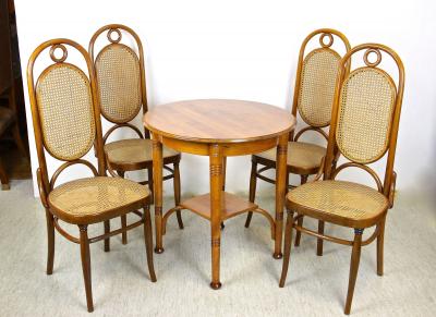 Thonet Thonet Bentwood Chairs With Table Art Nouveau Seating Set Austria circa 1915