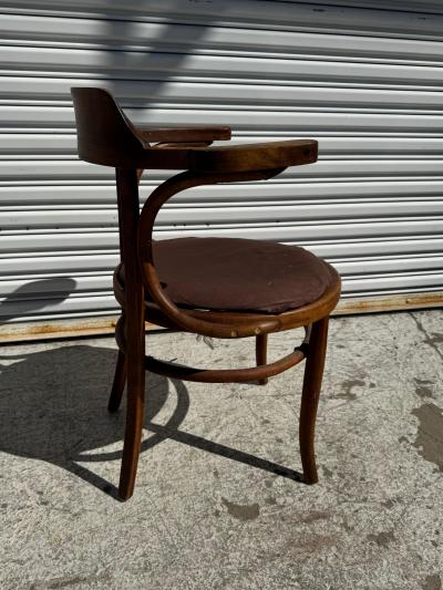  Thonet Thonet Mundus Style Bentwood Armchair