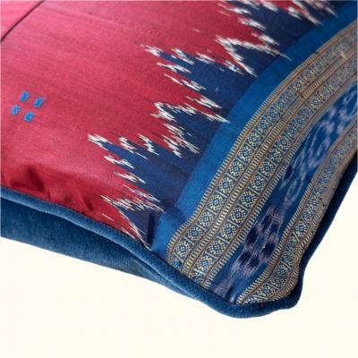  Threads Soft Goods Silk Ikat Sari Pillow 16 x 24 India 162e
