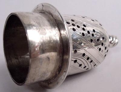  Tiffany Co Set of 4 Tiffany Georgian Classical Sterling Silver Pepper Shakers