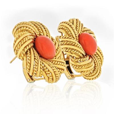  Tiffany Co TIFFANY CO 1970S 18K YELLOW GOLD ROUND CORAL VINTAGE FLOWER EARRINGS