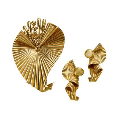  Tiffany Co Tiffany Co Retro Gold Clip Earrings and Brooch