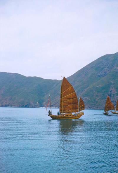  Toni Frissell A Junk In Hong Kong Harbour