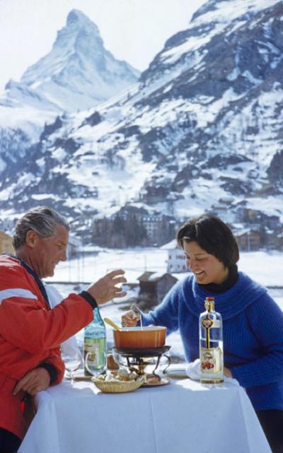  Toni Frissell Apres Ski Time