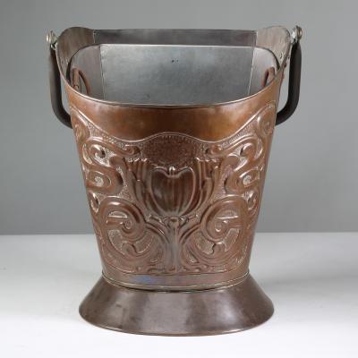  Townshends Townshends Birmingham stamped An impressive Arts Crafts copper coal bucket