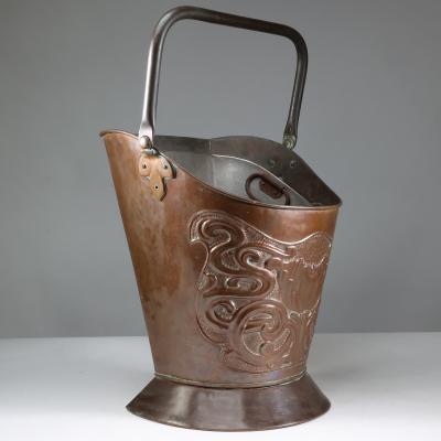  Townshends Townshends Birmingham stamped An impressive Arts Crafts copper coal bucket