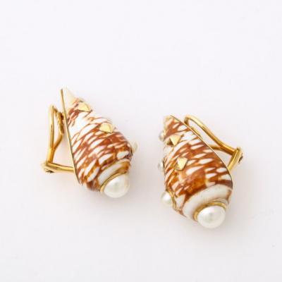  Trianon Red Beige Shell Earrings Set in 18k Gold With Inlaid Pearls by Trianon