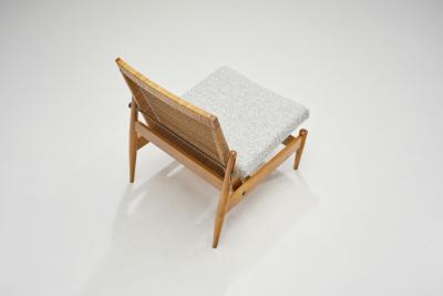  ULUV Kr sn jizba Pair of Upholstered Rattan and Wood Chairs for ULUV Czechoslovakia ca 1960s