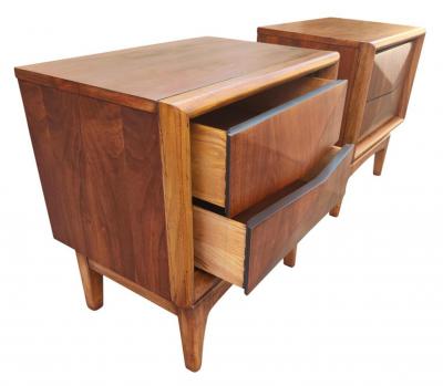  United Furniture Corporation Expertly Restored United Furniture Walnut Diamond Pair Nightstands MCM 1960s