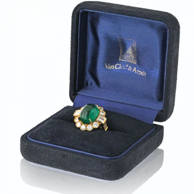 Van Cleef Arpels 18K Yellow Gold 1960s Cabochon Cut Green Emerald And Diamond Ring