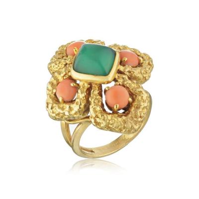  Van Cleef Arpels VAN CLEEF ARPELS 1970S 18K YELLOW GOLD CORAL AND CHALCEDONY VINTAGE RING