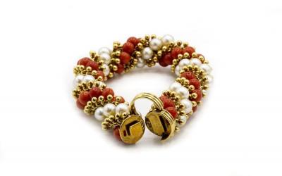  Van Cleef Arpels VAN CLEEF ARPELS CIRCA 1950S 18K YELLOW GOLD TWIST CORAL AND PEARL BRACELET