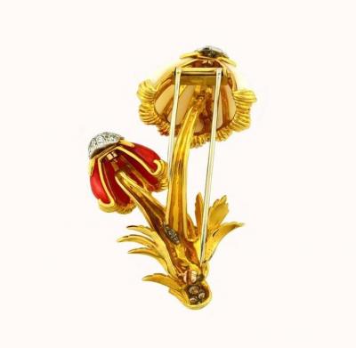  Van Cleef Arpels VAN CLEEF ARPELS GOLD MUSHROOM BROOCH WITH CORAL AND DIAMONDS
