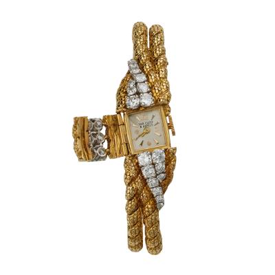 Van Cleef & Arpels Vintage Diamond Link Bracelet in 18k Yellow Gold –  Elie's Fine Jewelry