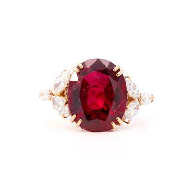  Van Cleef Arpels Van Cleef Arpels 8 85 Carat No Heat Oval Ruby in 18k Yellow Gold Ring