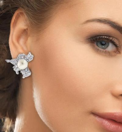  Van Cleef Arpels Van Cleef Arpels Diamond Leaf South Sea Pearl Earrings