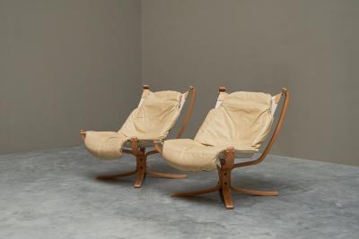  Vatne M bler Sigurd Ressell Pair of Falcon Lounge Chairs in Leather Canvas and Birch