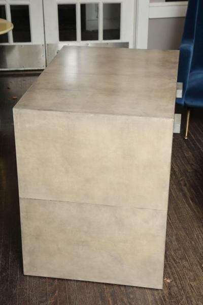 Venfield Pair of Two Tone Parchment Nightstands