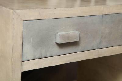 Venfield Pair of Two Tone Parchment Nightstands