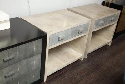 Venfield Pair of Two Tone Parchment Nightstands