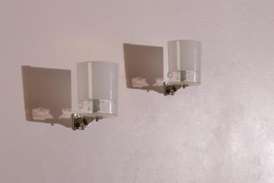  Venini Pair of Venini Wall Sconces in Lattimo and Reticello Murano Glass 1950s