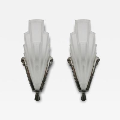  Verrerie des Hanots Pair of French Art Deco Wall Sconces by Hanots