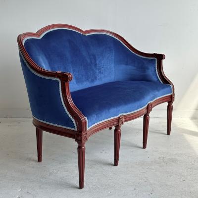  Victoria Son Louis XVI Style Settee