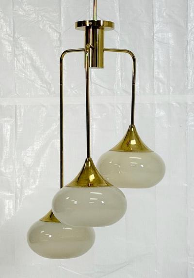  Visual Comfort Company Marian Jamieson Tamsen Chandelier in Brass Shell White Studio Glass Shades