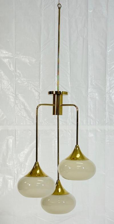  Visual Comfort Company Marian Jamieson Tamsen Chandelier in Brass Shell White Studio Glass Shades
