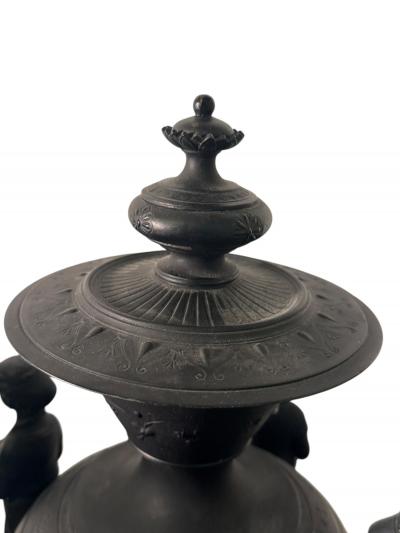  Wedgwood RARE PAIR OF ANTIQUE WEDGWOOD BASALT URNS