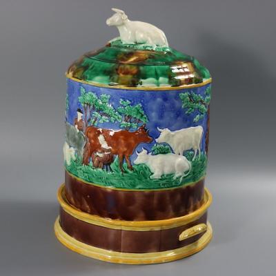  Wedgwood Wedgwood Majolica Cow Cheese Keeper
