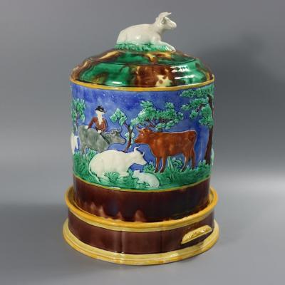  Wedgwood Wedgwood Majolica Cow Cheese Keeper