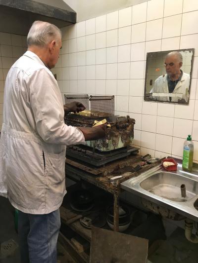  Werkst tte Carl Aub ck Carl Aubo ck Model 3795 Aorta Crescent Brass Vase