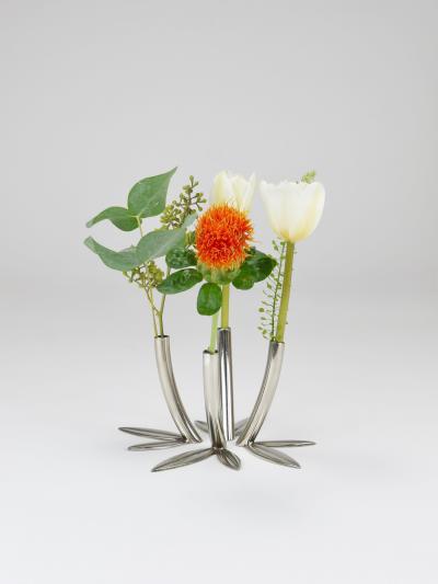  Werkst tte Hagenauer Wien Werkst tte Hagenauer 4 Soliflore Leaf Vases Brass Nickel Vienna 1960s