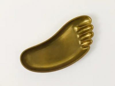  Werkst tte Hagenauer Wien Werkst tte Hagenauer Sculptural Foot Bowl or Tray Midcentury Brass Austria